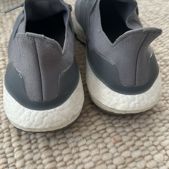 Men’s Ultraboost 22 - Picture 6 of 9